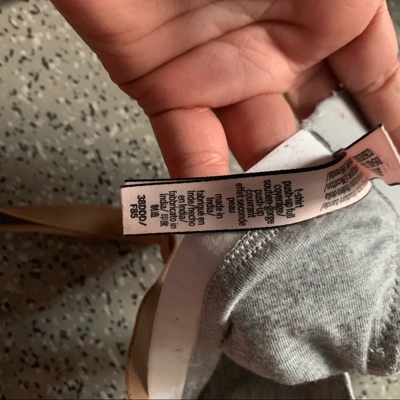 🔴SOLD🔴VS Bra Bundle 38DDD - Picture 6 of 8